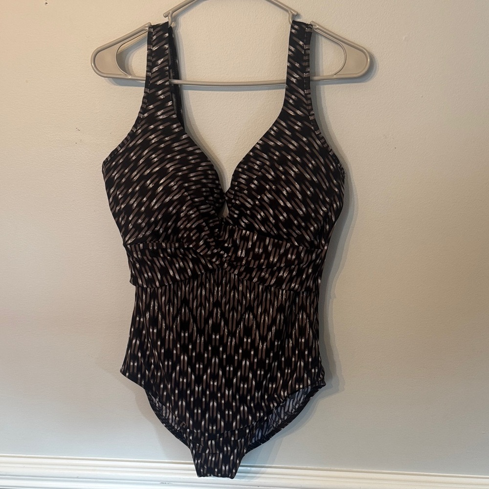 EUC Miraclesuit swimsuit
